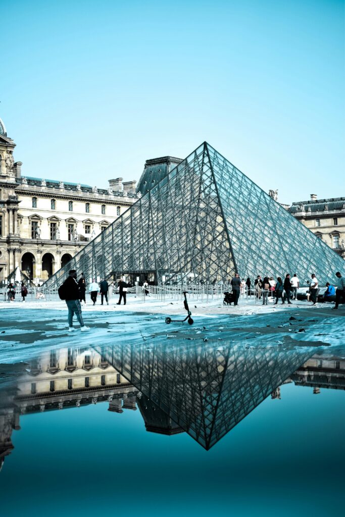 Louvre Museum (2)