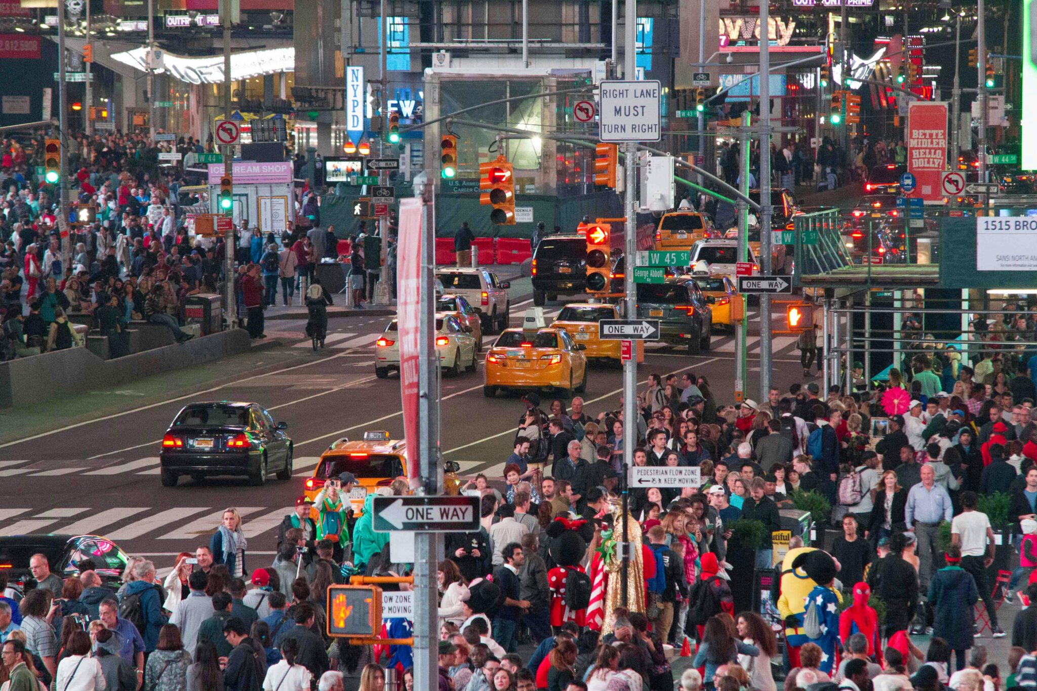 Best Tips Before Traveling To Avoid crowds